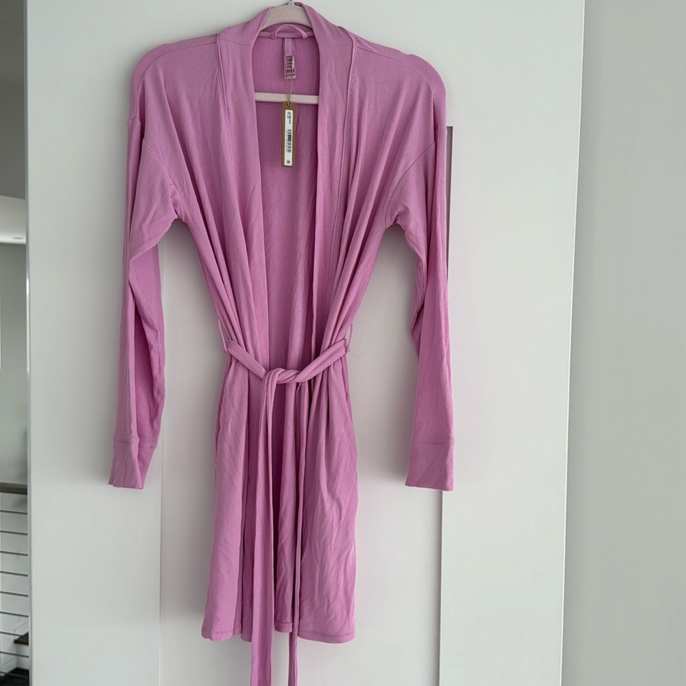 SKIMS Soft Lounge Robe petal NWT XS